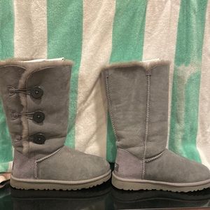 Grey ugg boots size:7